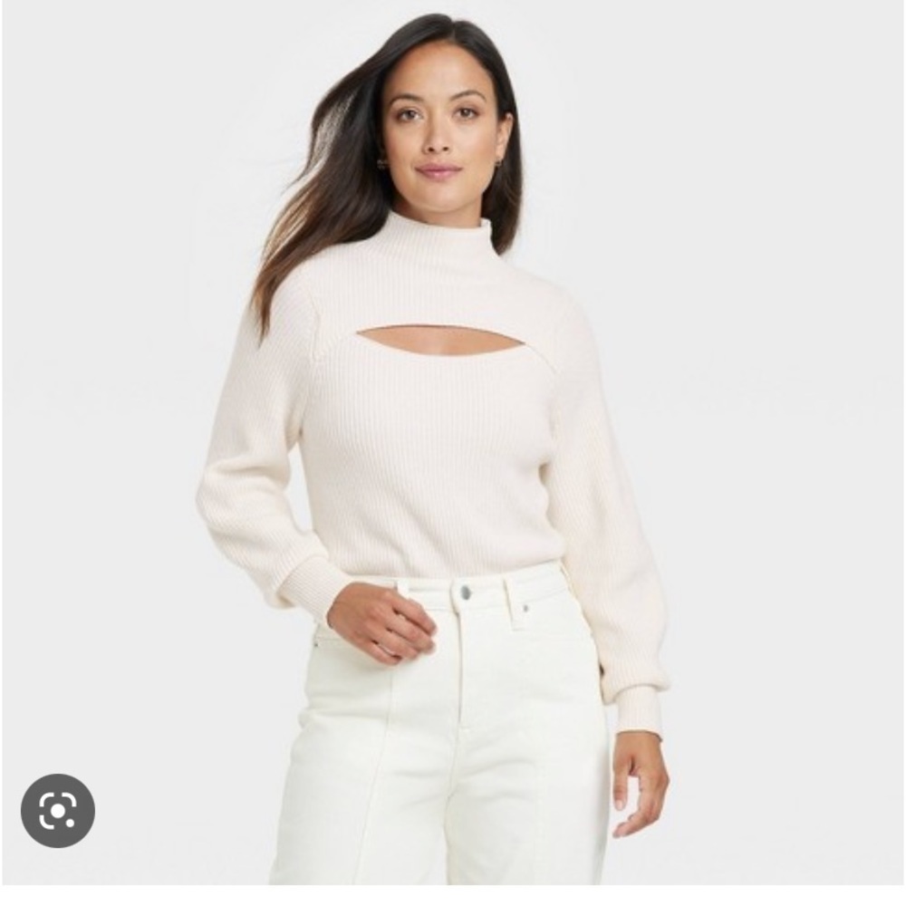 Women's Mock Turtleneck
Cut Out Sweater a new day nwt